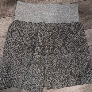Nvgtn shorts medium